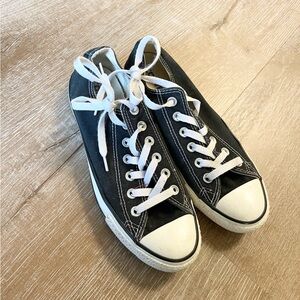 NEW!!  Unisex Converse low top Chuck Taylor black NEW!!  Mens 6 Women’s 8